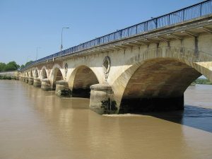 Pont de pierre historique de Libourne